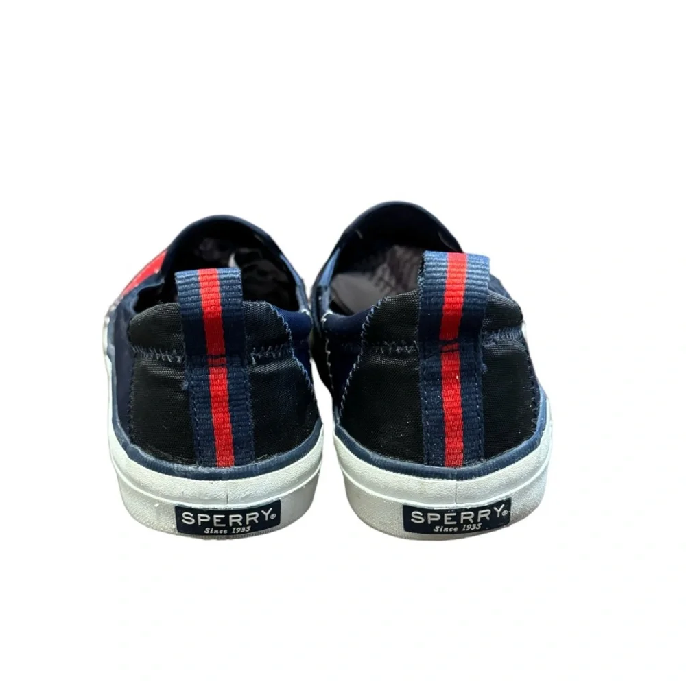Sperry Women’s Crest Twin Gore Bionic Navy/Red Sneakers Size 9.5